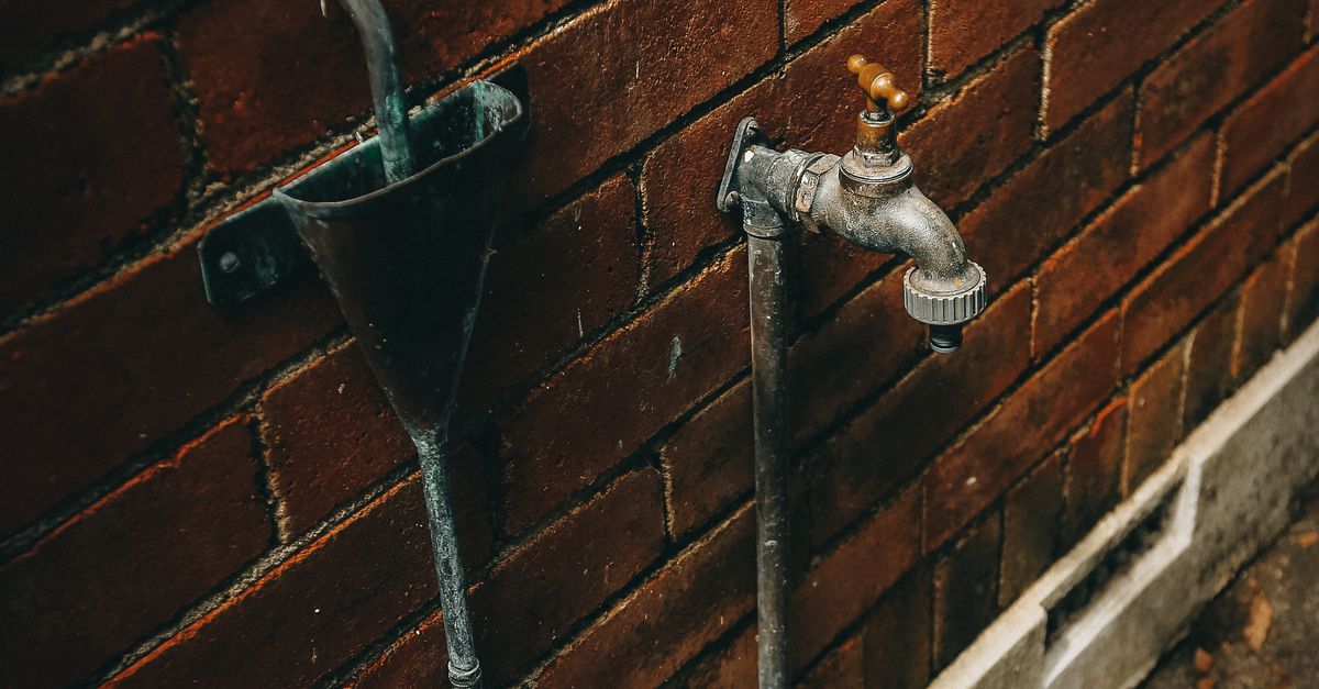 When to Call a Professional for Burst Pipe Repairs